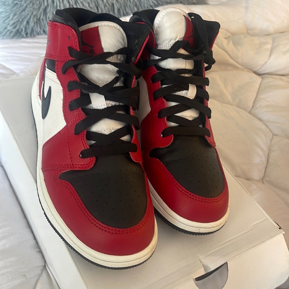 Jordan 1 size 6 youth